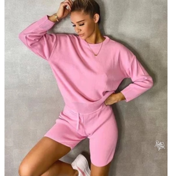 Boohoo Sweaters - Crew neck sweater and short set